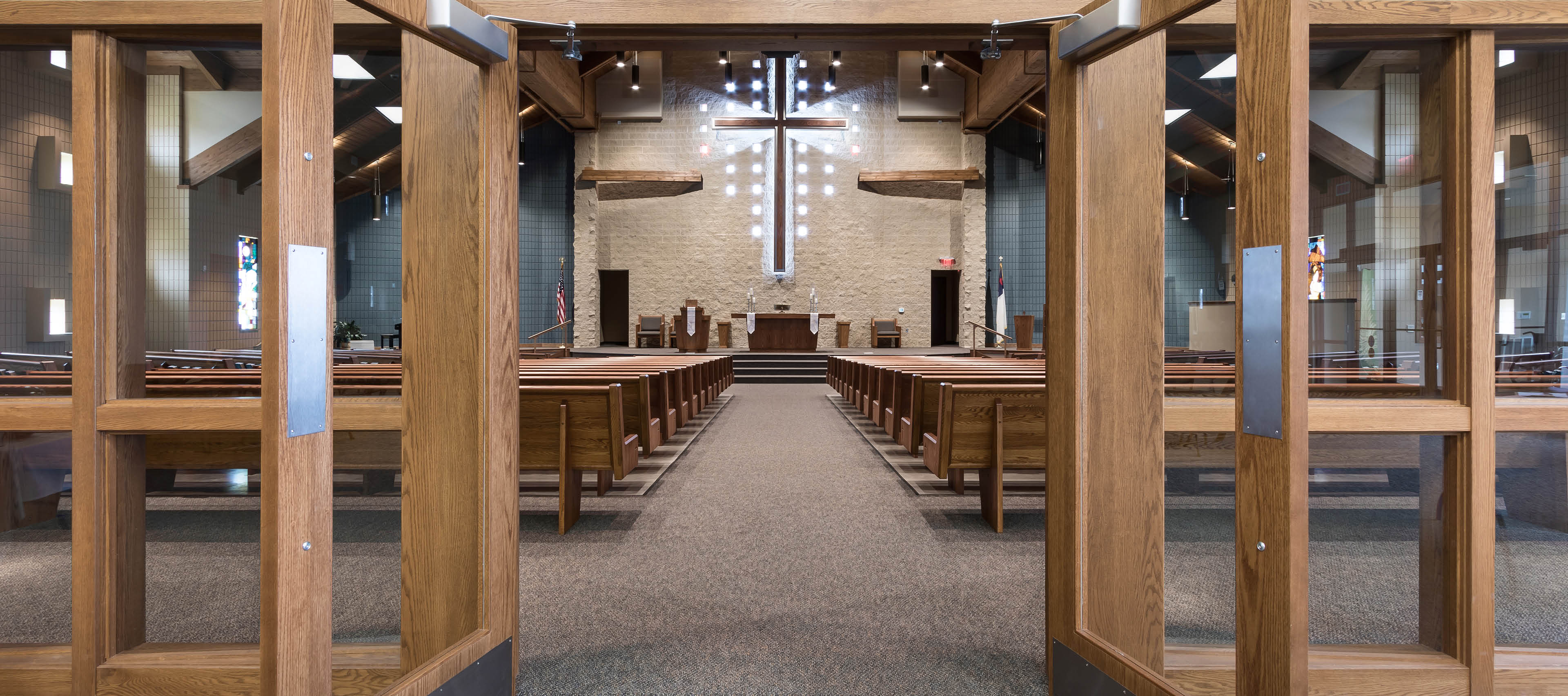 Hosanna Lutheran inner view